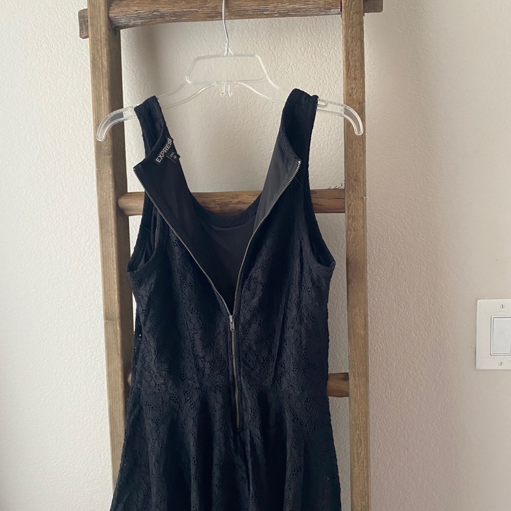 EXPRESS black lace dress - size XS - Picture 3 of 6